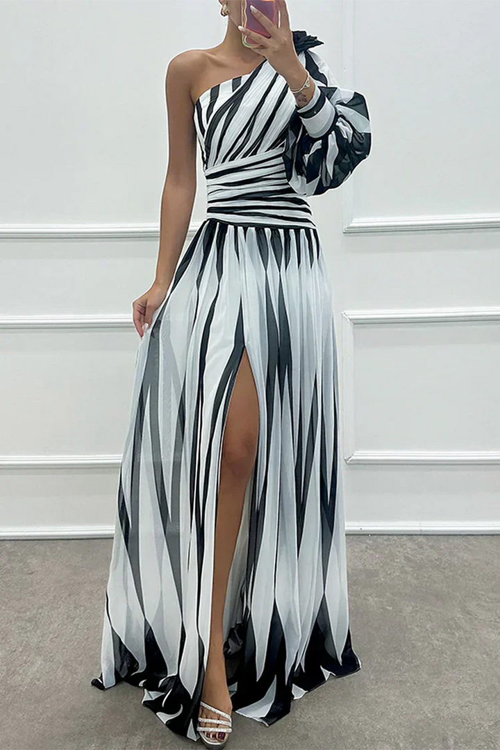 Chloe – Elegant Striped One Shoulder Maxi Dress