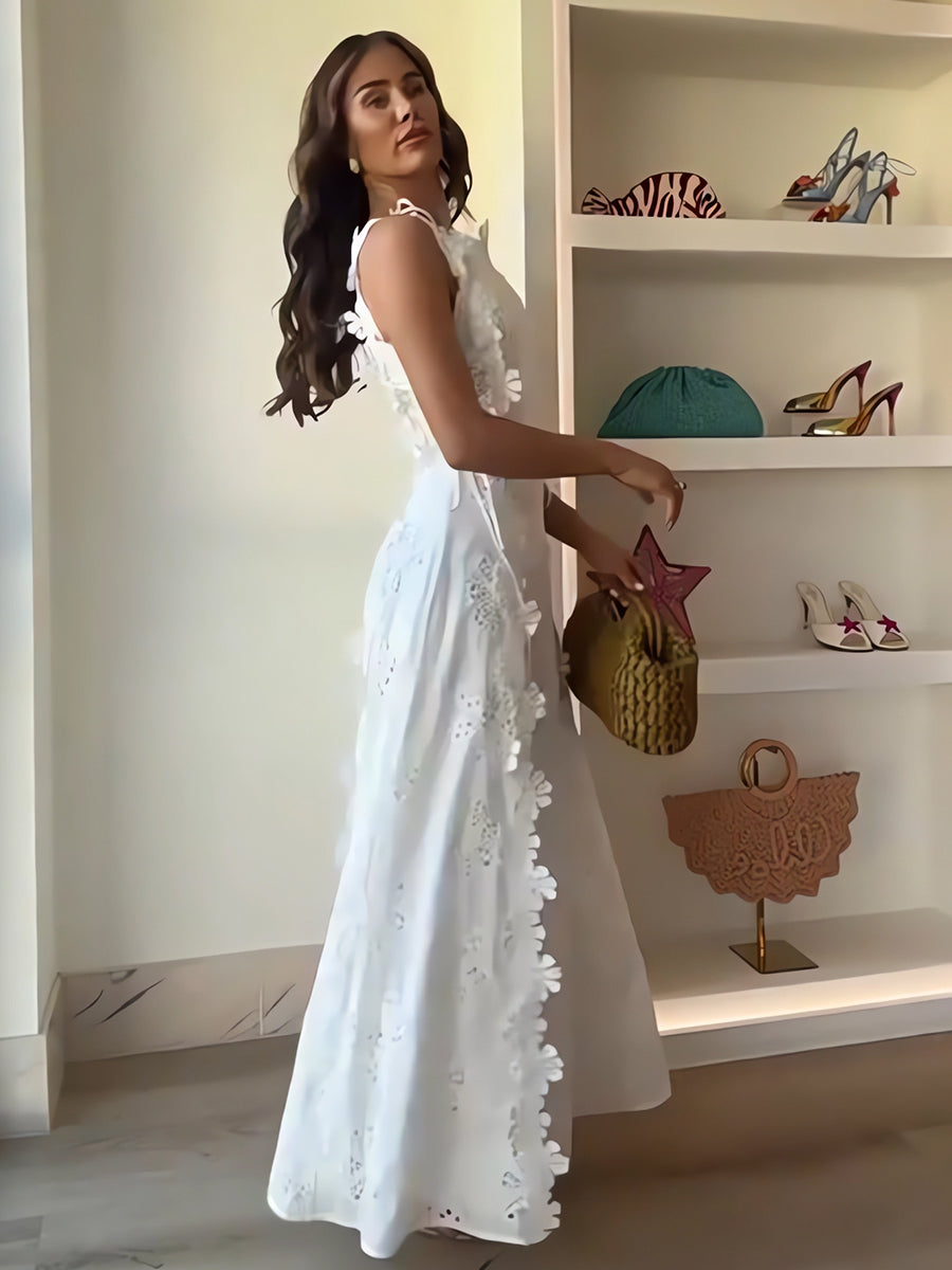 Ríona – Lace Floral Tie-Strap Maxi Dress