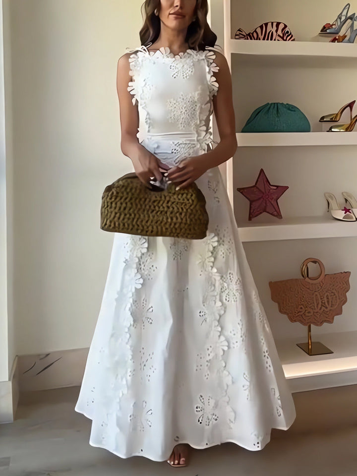 Ríona – Lace Floral Tie-Strap Maxi Dress